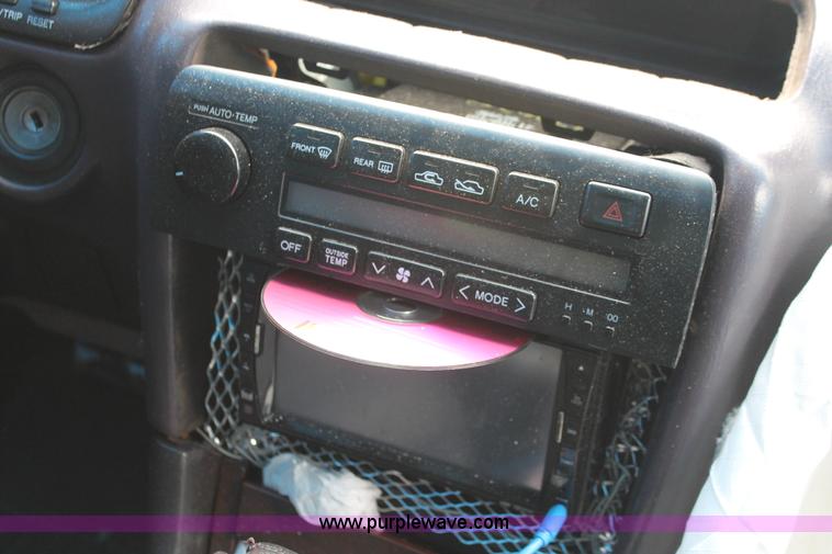 image for item H3643 1995 Lexus ES300