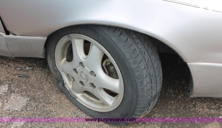 image for item H3643 1995 Lexus ES300