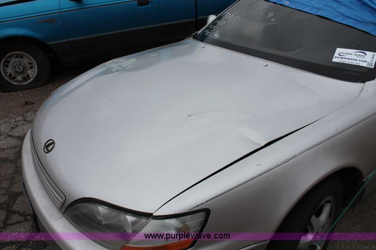 image for item H3643 1995 Lexus ES300