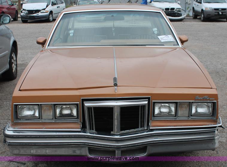 image for item H3644 1978 Pontiac Grand Prix