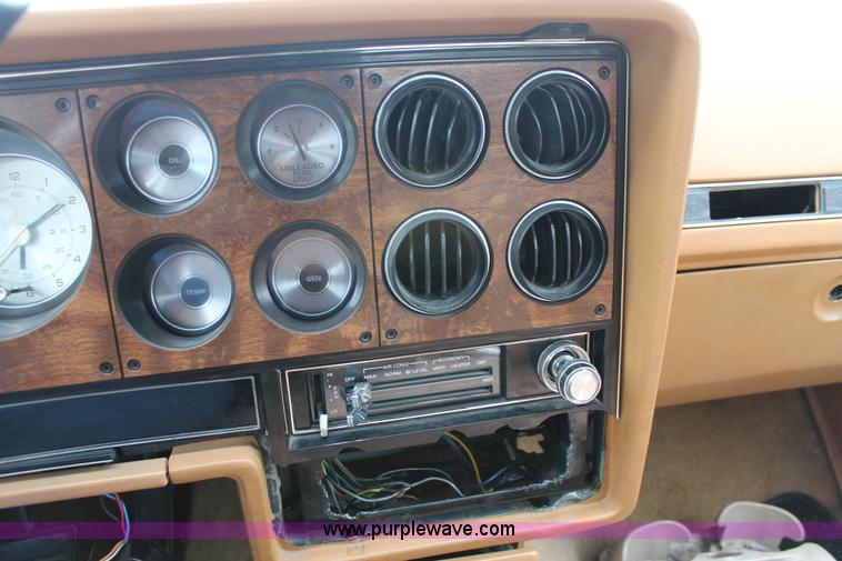 image for item H3644 1978 Pontiac Grand Prix