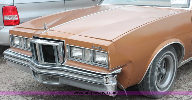 image for item H3644 1978 Pontiac Grand Prix