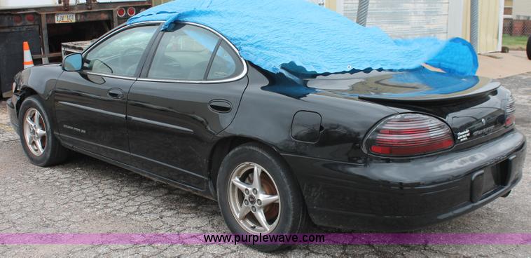 image for item H3646 2000 Pontiac Grand Prix SE