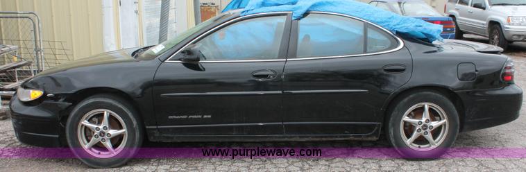 image for item H3646 2000 Pontiac Grand Prix SE