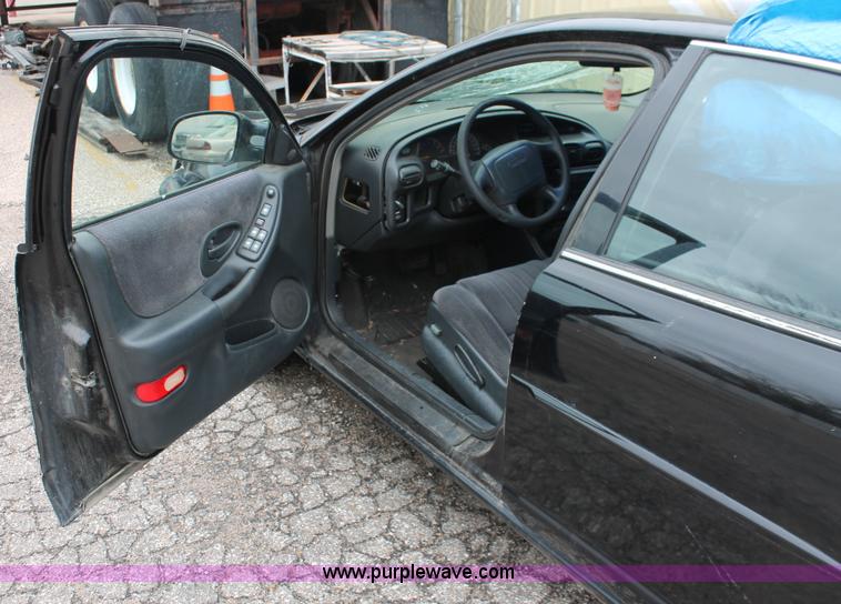 image for item H3646 2000 Pontiac Grand Prix SE