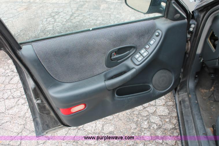 image for item H3646 2000 Pontiac Grand Prix SE