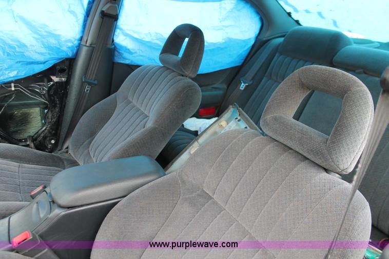 image for item H3646 2000 Pontiac Grand Prix SE