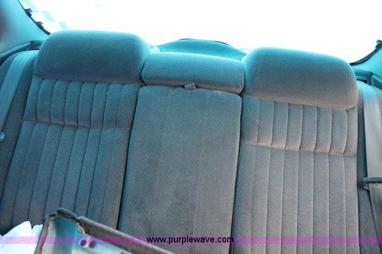 image for item H3646 2000 Pontiac Grand Prix SE