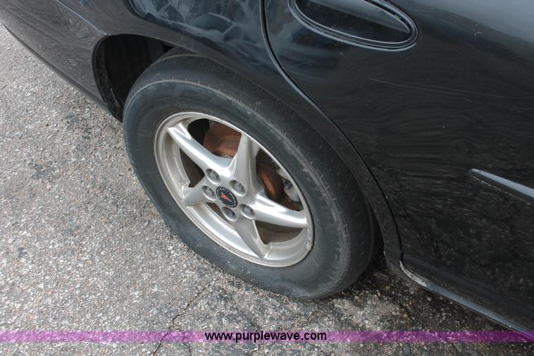 image for item H3646 2000 Pontiac Grand Prix SE