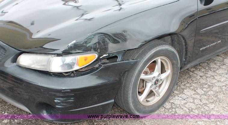 image for item H3646 2000 Pontiac Grand Prix SE