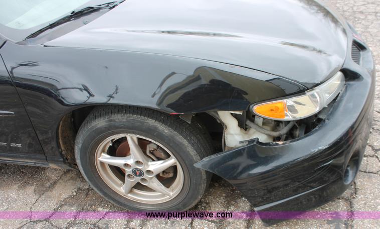 image for item H3646 2000 Pontiac Grand Prix SE