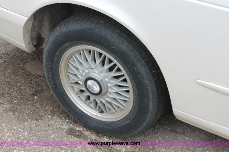 image for item H3647 1995 Mercury Cougar XR-7 Nightcat