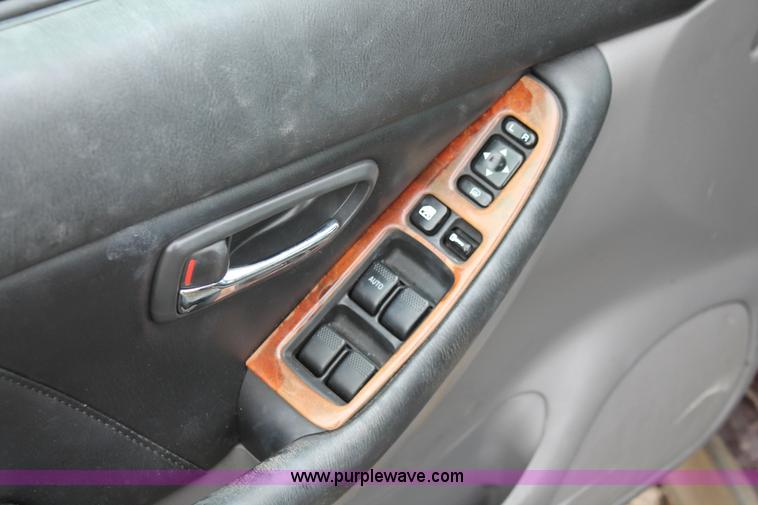 image for item H3649 2000 Subaru Outback Limited