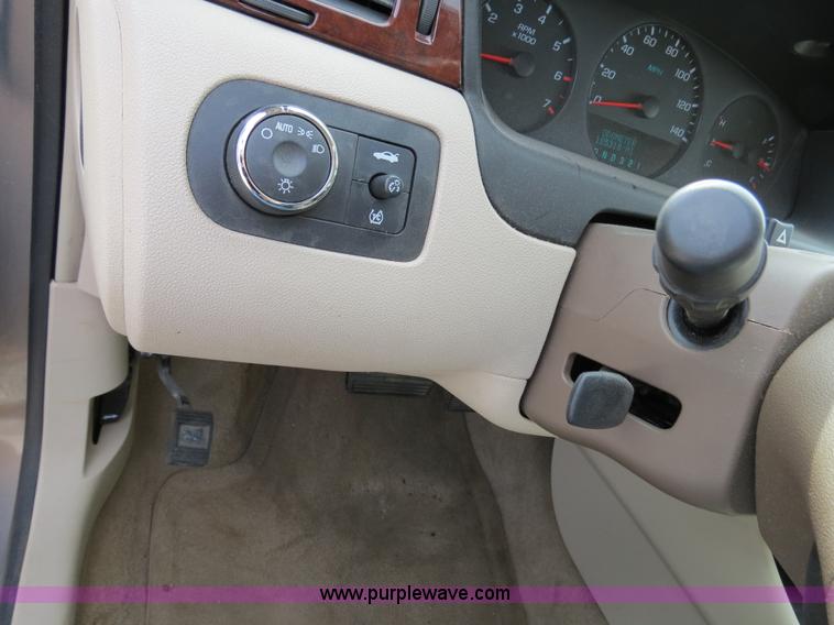 image for item B4612 2007 Chevrolet Impala LS