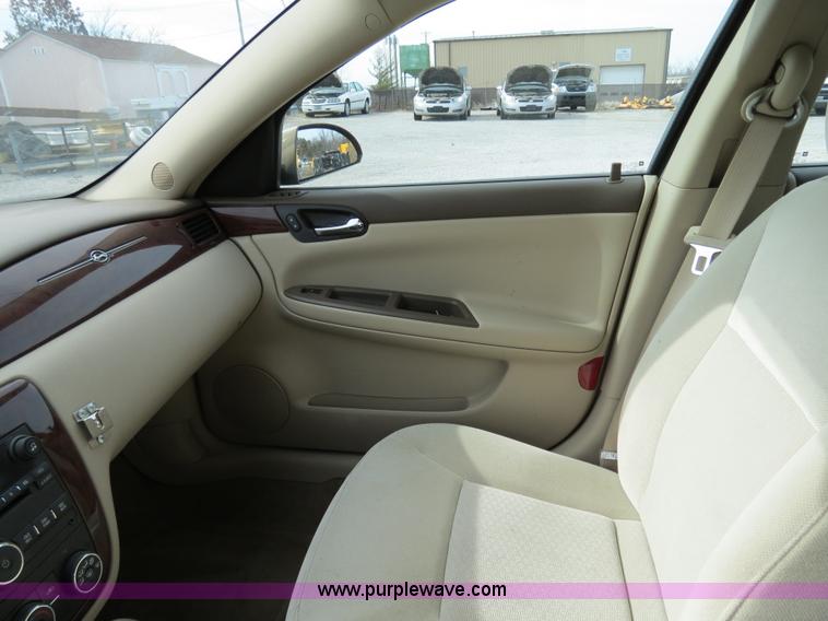 image for item B4612 2007 Chevrolet Impala LS