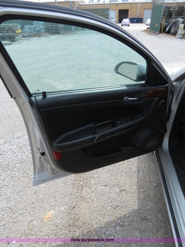 image for item B4613 2008 Chevrolet Impala LS