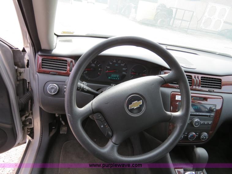 image for item B4613 2008 Chevrolet Impala LS