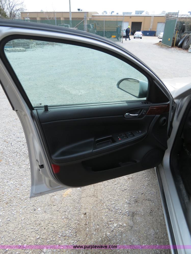 image for item B4614 2008 Chevrolet Impala LS