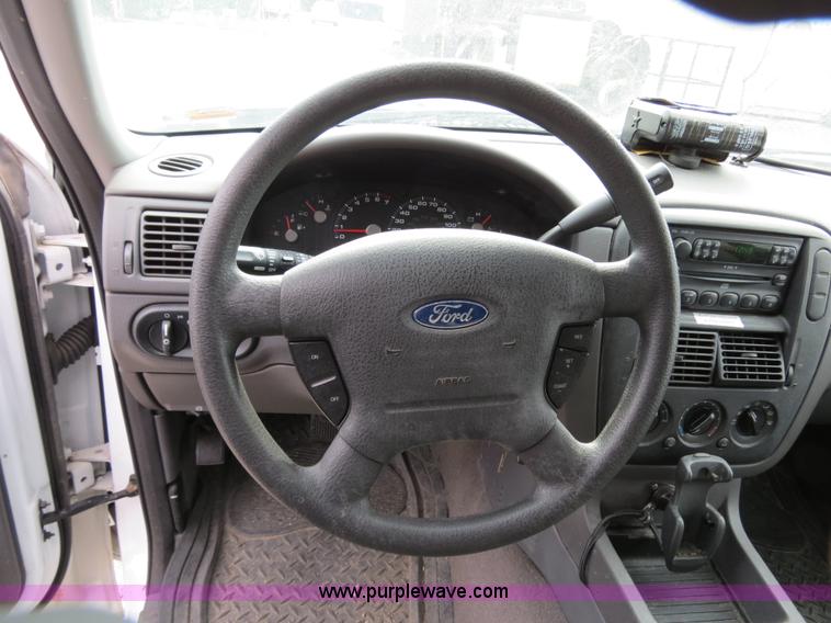 image for item B4616 2004 Ford Explorer XLS SUV