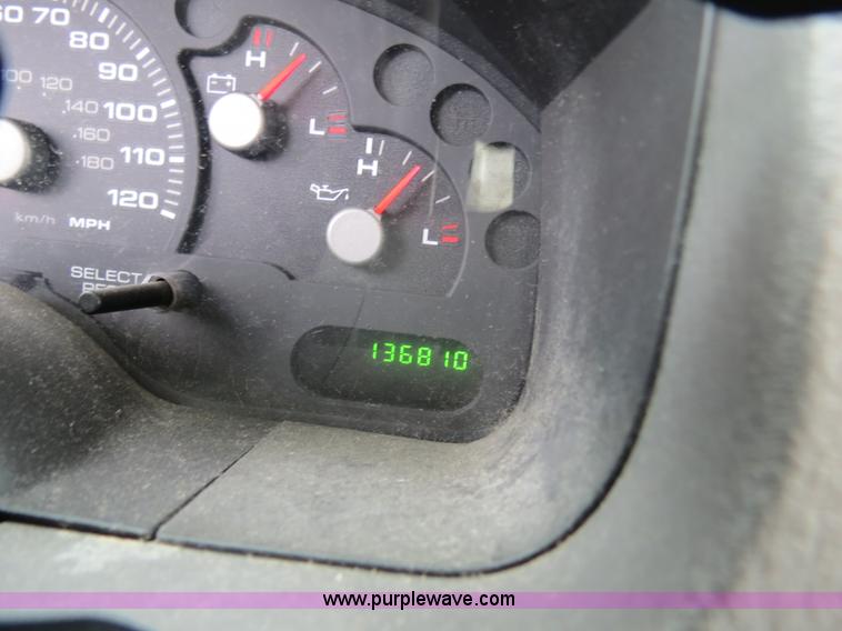 image for item B4616 2004 Ford Explorer XLS SUV