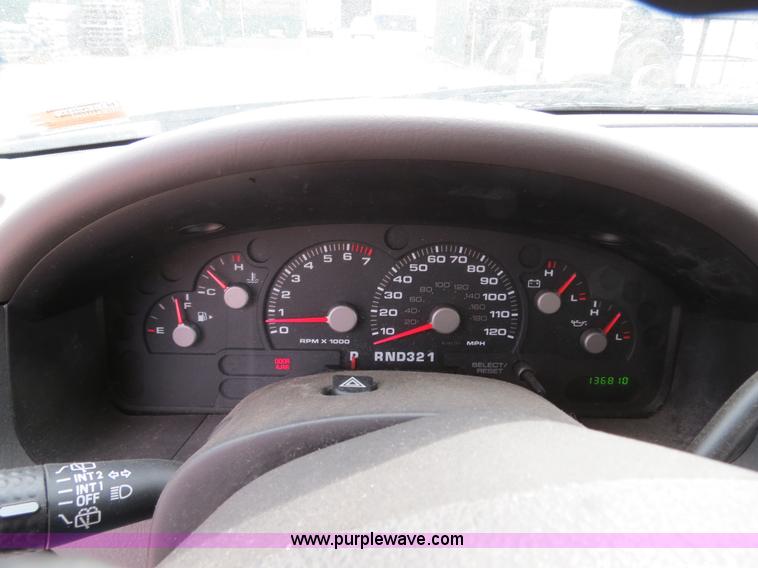 image for item B4616 2004 Ford Explorer XLS SUV