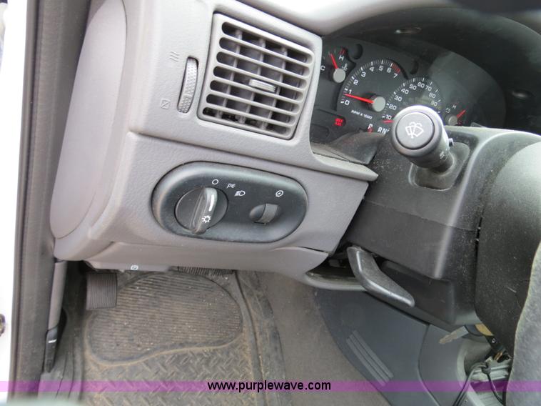 image for item B4616 2004 Ford Explorer XLS SUV