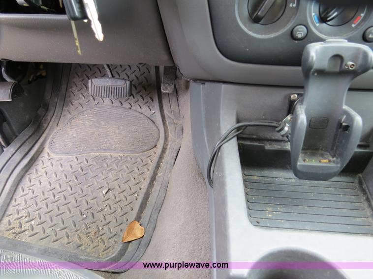 image for item B4616 2004 Ford Explorer XLS SUV