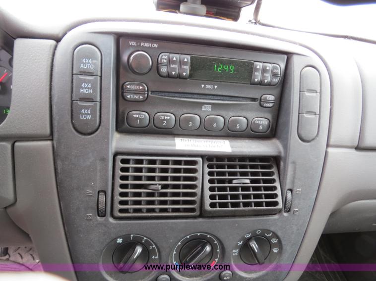 image for item B4616 2004 Ford Explorer XLS SUV