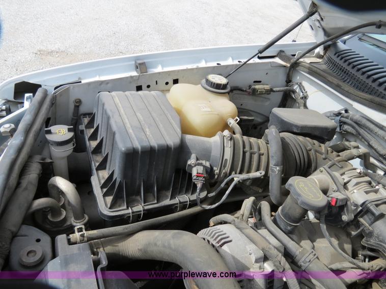 image for item B4616 2004 Ford Explorer XLS SUV