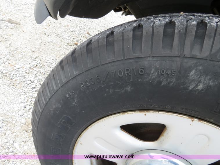 image for item B4616 2004 Ford Explorer XLS SUV