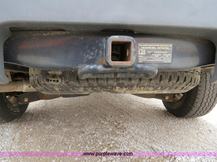 image for item B4616 2004 Ford Explorer XLS SUV