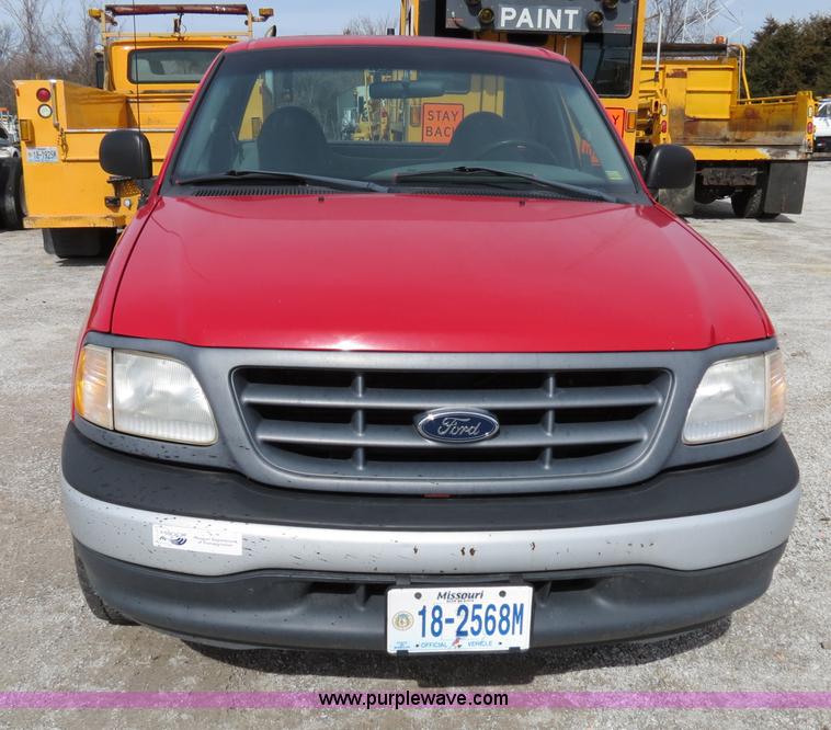 image for item B4618 2000 Ford F150 pickup truck