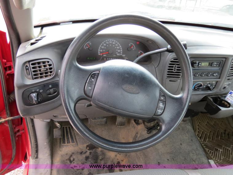 image for item B4618 2000 Ford F150 pickup truck