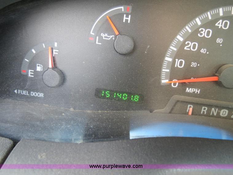 image for item B4618 2000 Ford F150 pickup truck