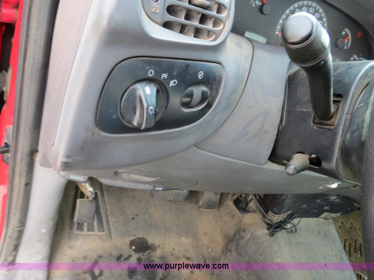 image for item B4618 2000 Ford F150 pickup truck