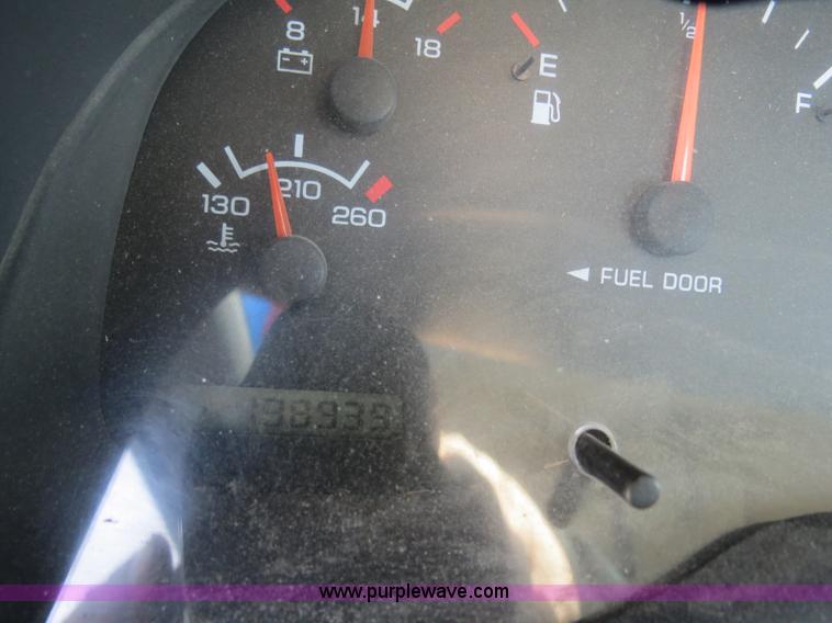 image for item B4619 1998 Dodge Ram 1500 pickup truck