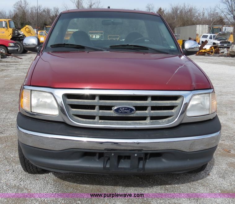 image for item B4621 2000 Ford F150 pickup truck