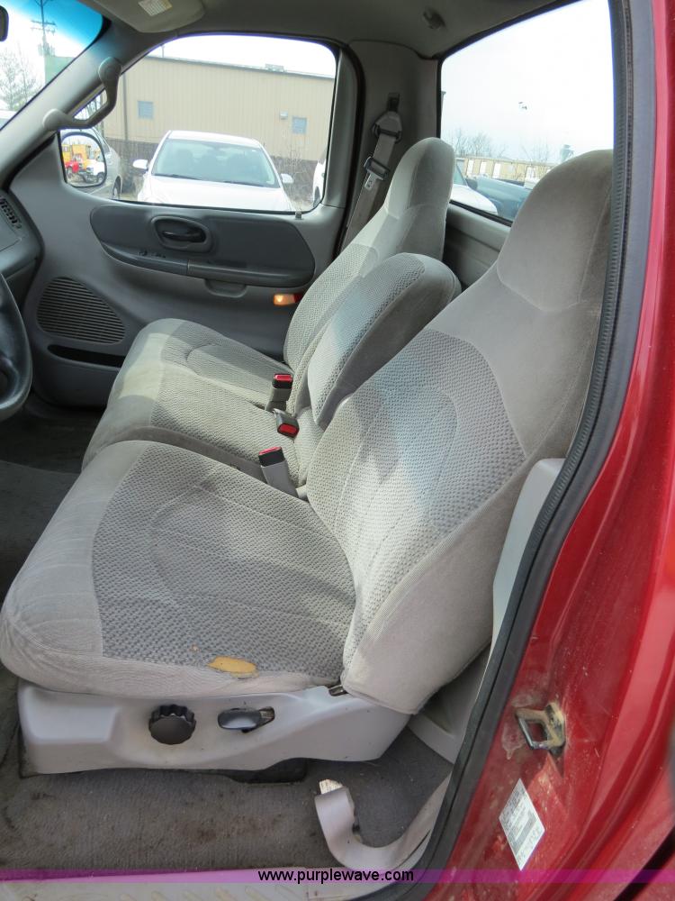 image for item B4621 2000 Ford F150 pickup truck