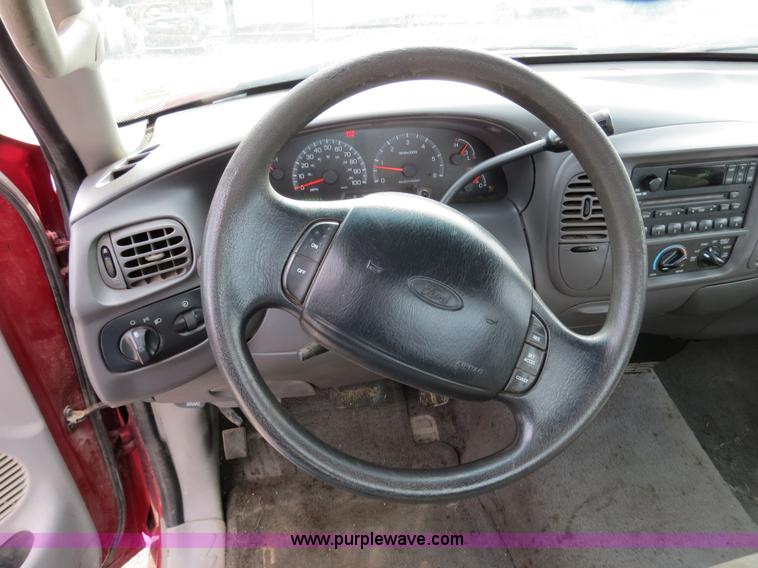 image for item B4621 2000 Ford F150 pickup truck