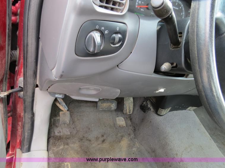 image for item B4621 2000 Ford F150 pickup truck