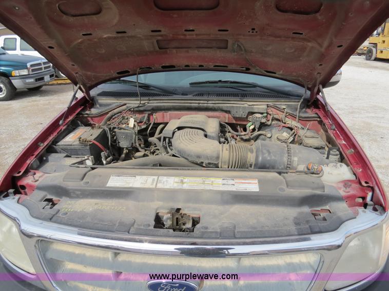 image for item B4621 2000 Ford F150 pickup truck