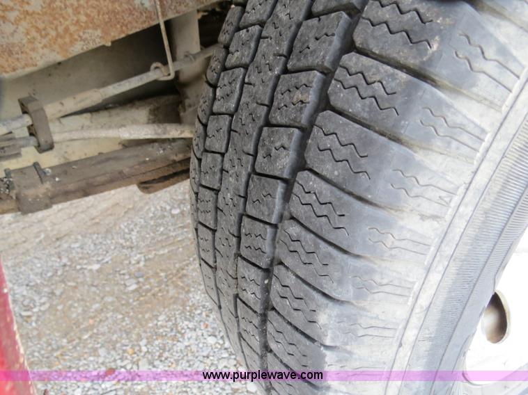 image for item B4621 2000 Ford F150 pickup truck