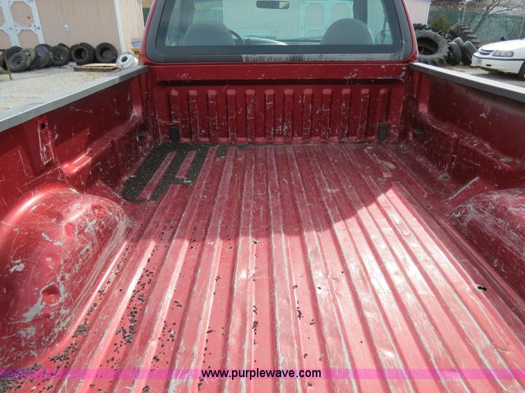image for item B4621 2000 Ford F150 pickup truck