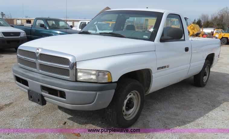 image for item B4625 2001 Dodge Ram 1500 pickup truck