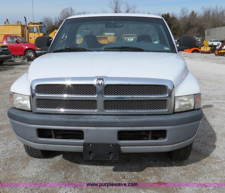 image for item B4625 2001 Dodge Ram 1500 pickup truck