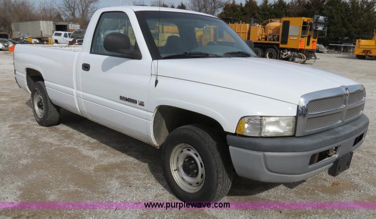 image for item B4625 2001 Dodge Ram 1500 pickup truck