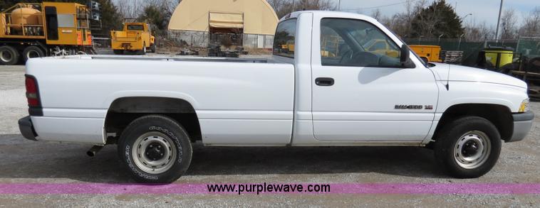 image for item B4625 2001 Dodge Ram 1500 pickup truck