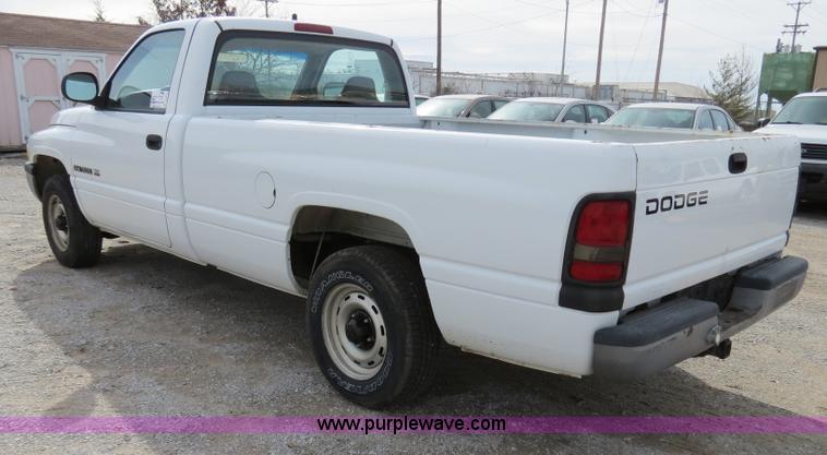 image for item B4625 2001 Dodge Ram 1500 pickup truck