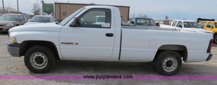 image for item B4625 2001 Dodge Ram 1500 pickup truck
