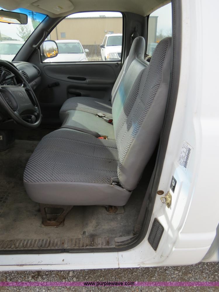 image for item B4625 2001 Dodge Ram 1500 pickup truck